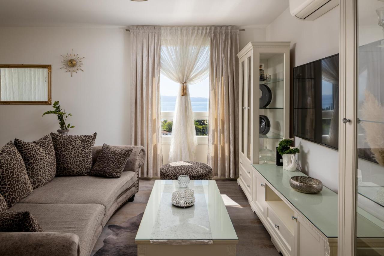 Luxury Apartment Azure Spalato Esterno foto